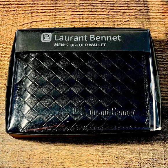 Other - Men’s Bi-Fold Faux Leather Wallet- Laurant Bennet Signature Diamond Pattern